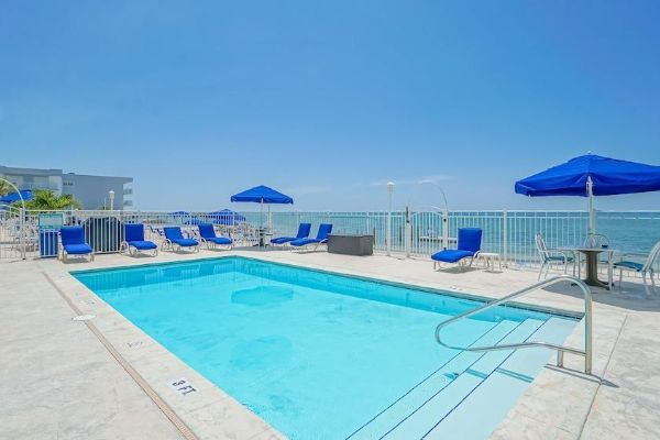 Glunz Ocean Beach Hotel & Resort (Key Colony Beach)